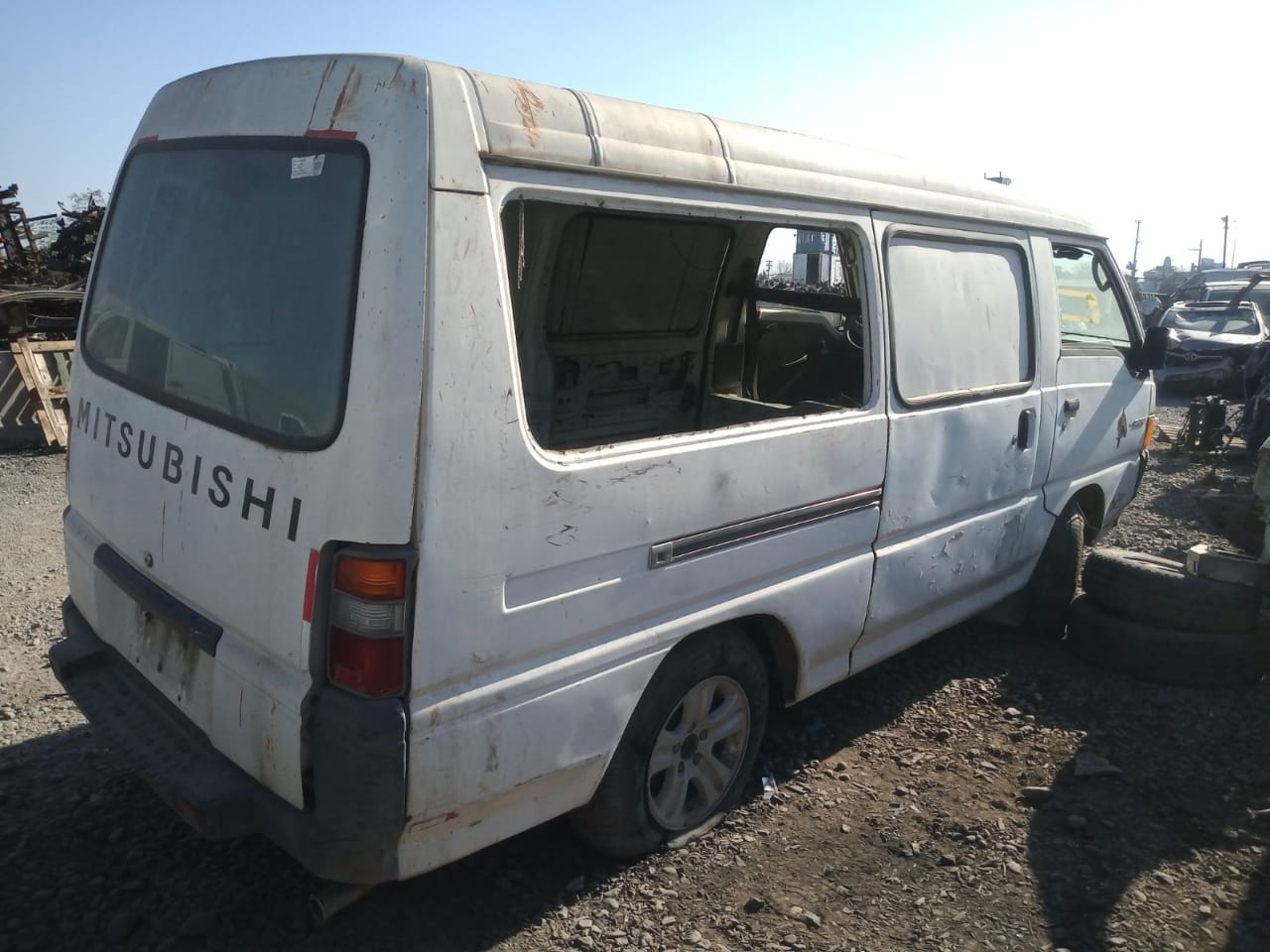 CAPOT Mitsubishi L300 1999  USADO EN DESARME